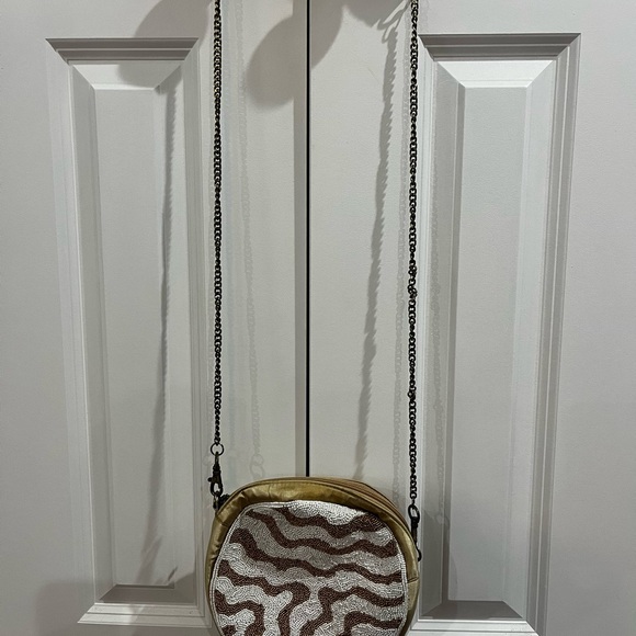 Gold and White Beaded Crossbody Bag with Chain Strap - Picture 5 of 8